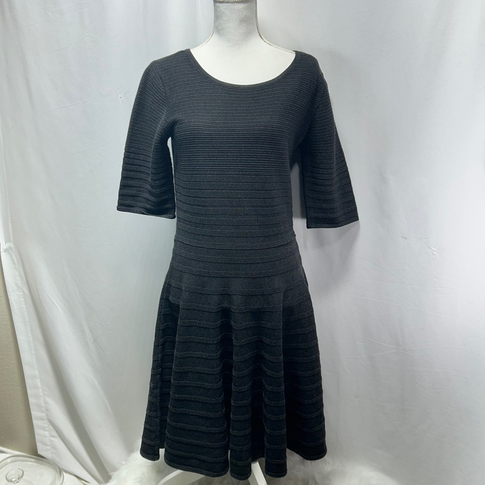 Ivanka Trump Gray Ribbed Fit and Flare Sweater Dress Elbow Sleeve Size Medium